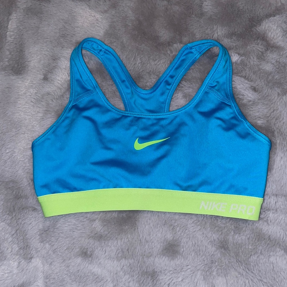 Nike Sports Bra - Size Small (Pink)
